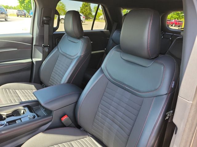 Certified 2025 Ford Explorer ST-Line AWD/4WD image 5