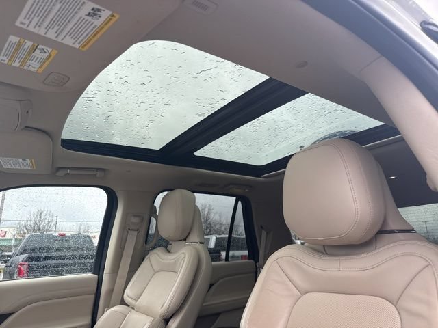 Used 2020 Lincoln Navigator Reserve AWD/4WD image 5