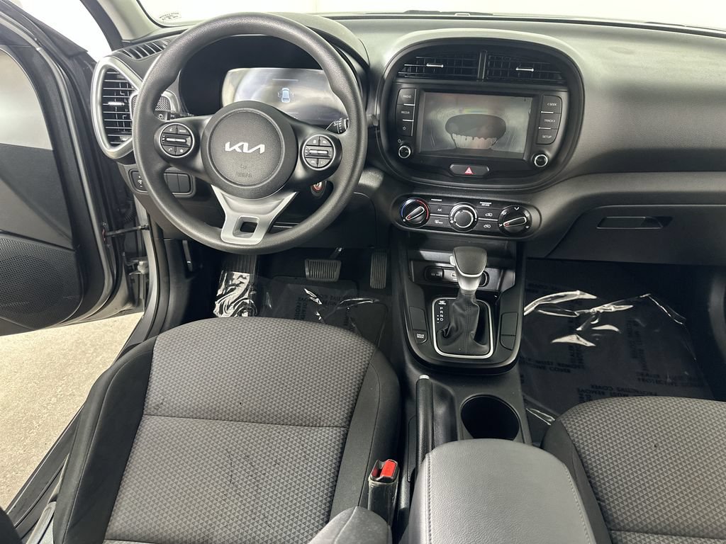 Used 2023 Kia Soul LX FWD image 19