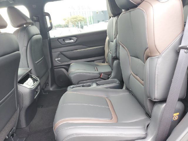 New 2026 Nissan Armada SL w/ Captain's Chari Seat Package AWD/4WD image 17