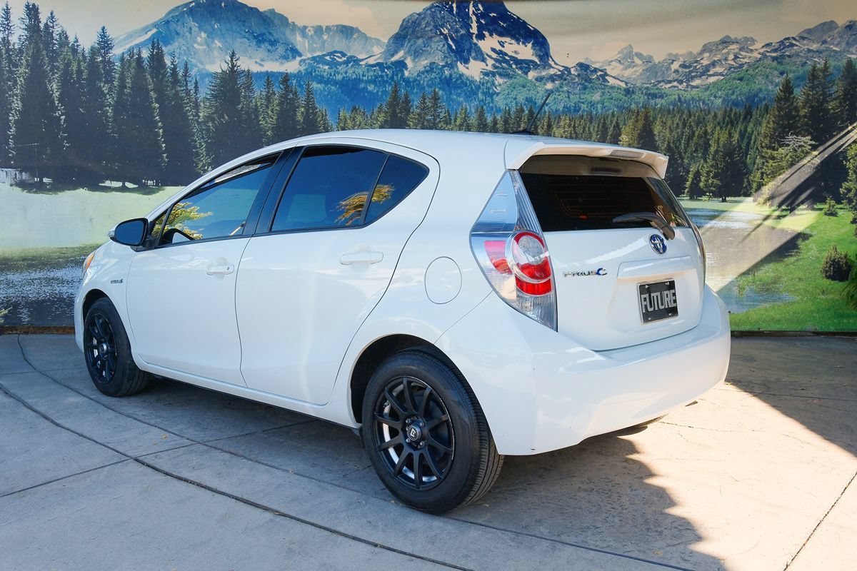 Used 2014 Toyota Prius C Three FWD image 4