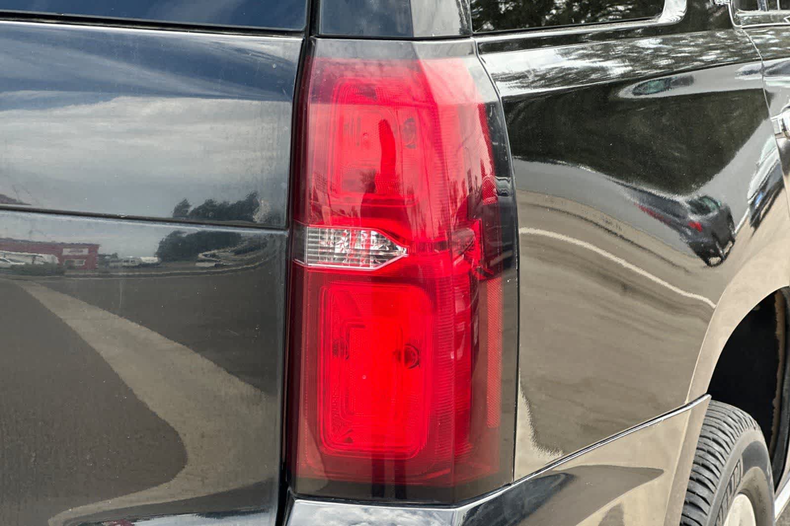 Used 2015 Chevrolet Tahoe LTZ AWD/4WD image 34