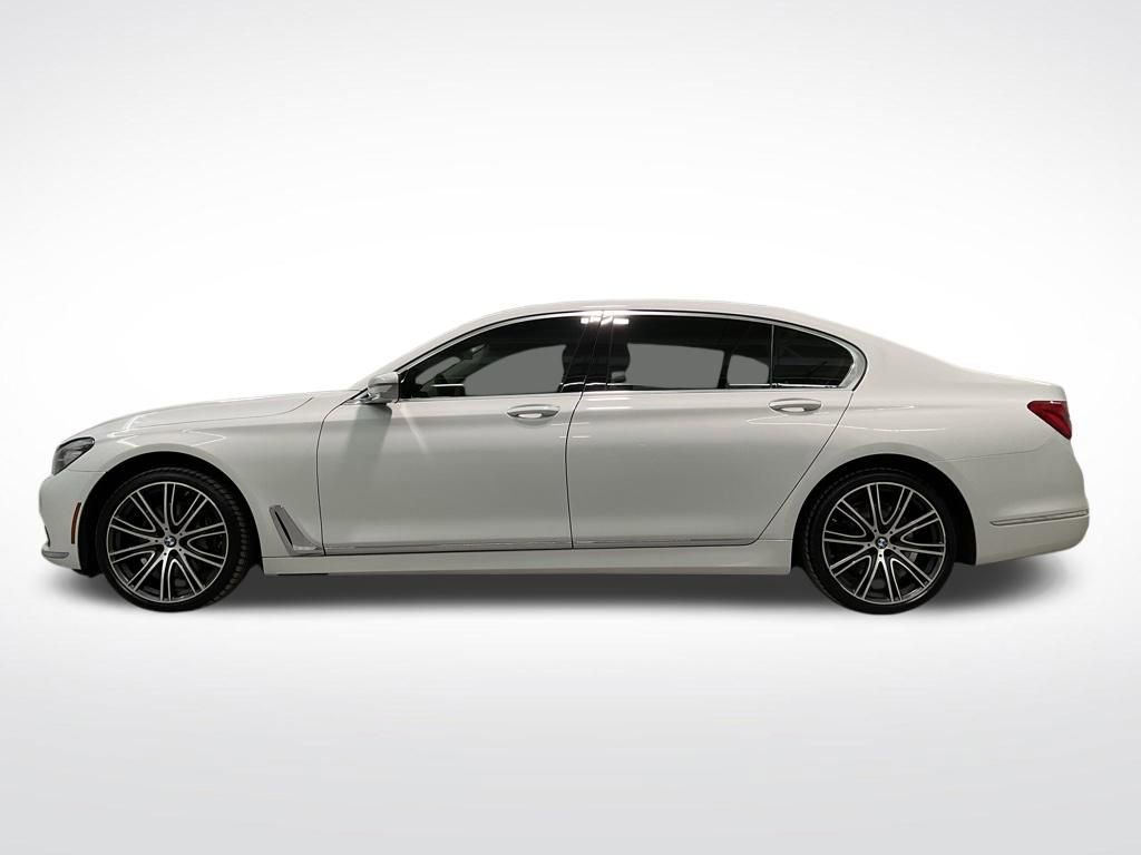 Used 2018 BMW 740i xDrive image 28