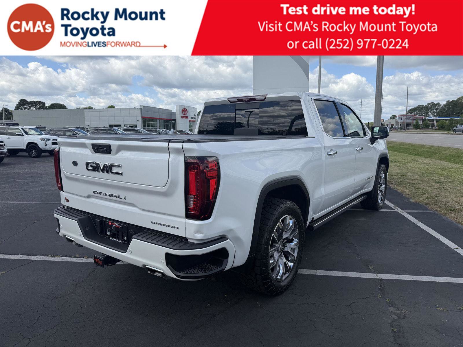 Used 2023 GMC Sierra 1500 Denali w/ Denali Reserve Package AWD/4WD image 7