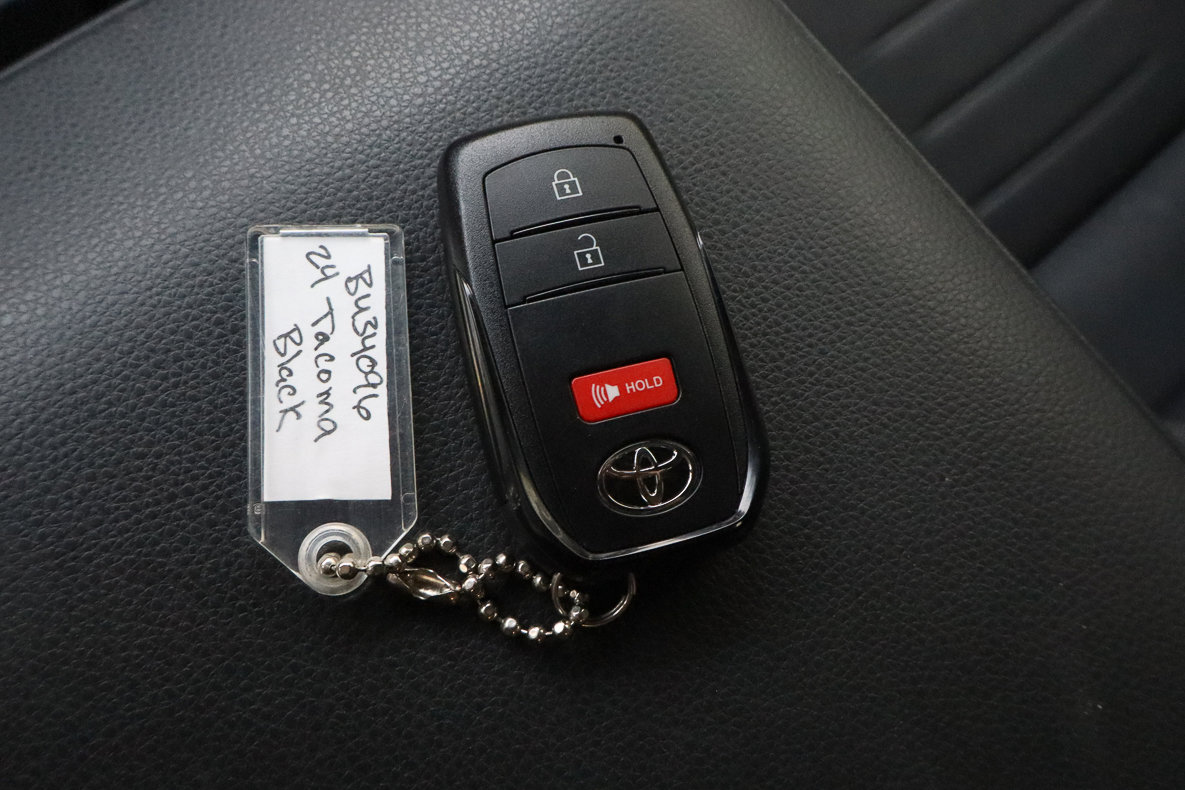 Used 2024 Toyota Tacoma TRD Off-Road image 33