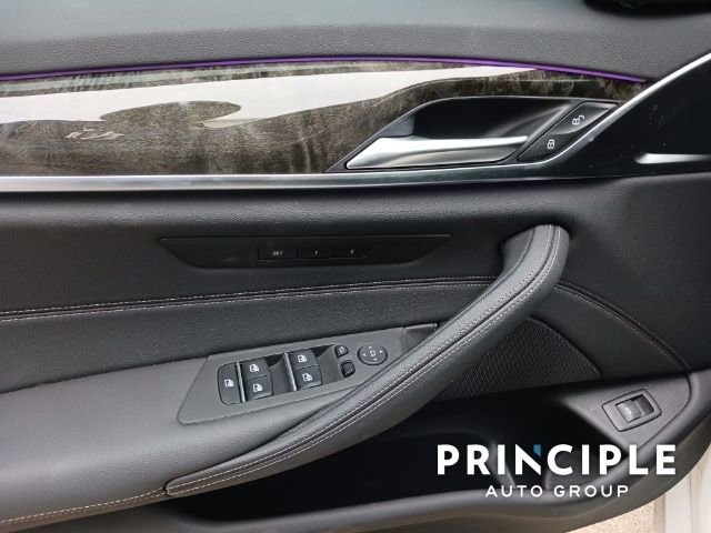 New 2023 BMW 530i w/ Convenience Package image 18