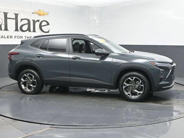 Used 2025 Chevrolet Trax LT FWD image 50