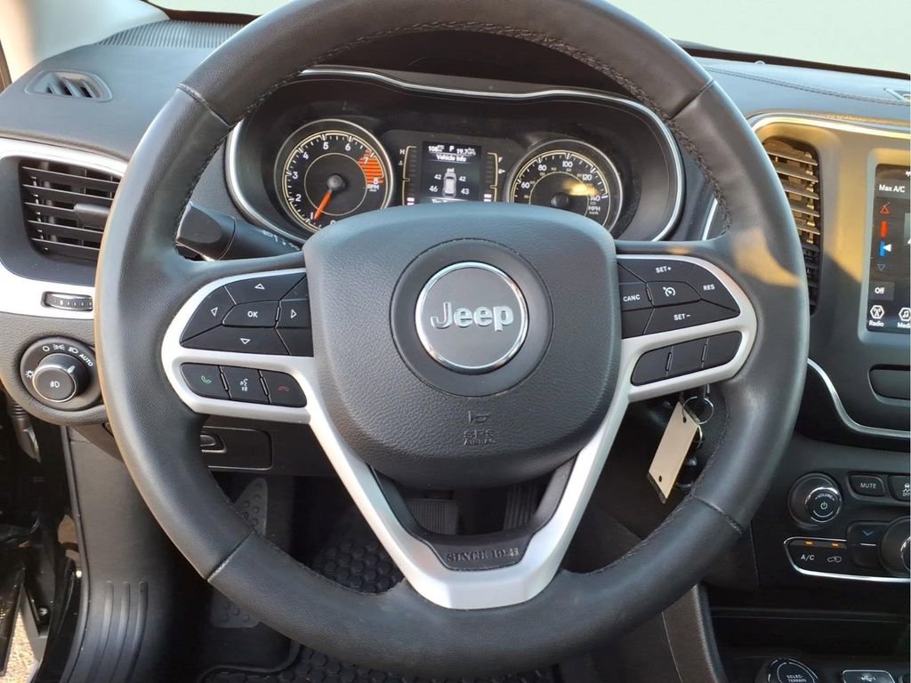 Used 2022 Jeep Cherokee Latitude w/ Sun & Sound Group image 21