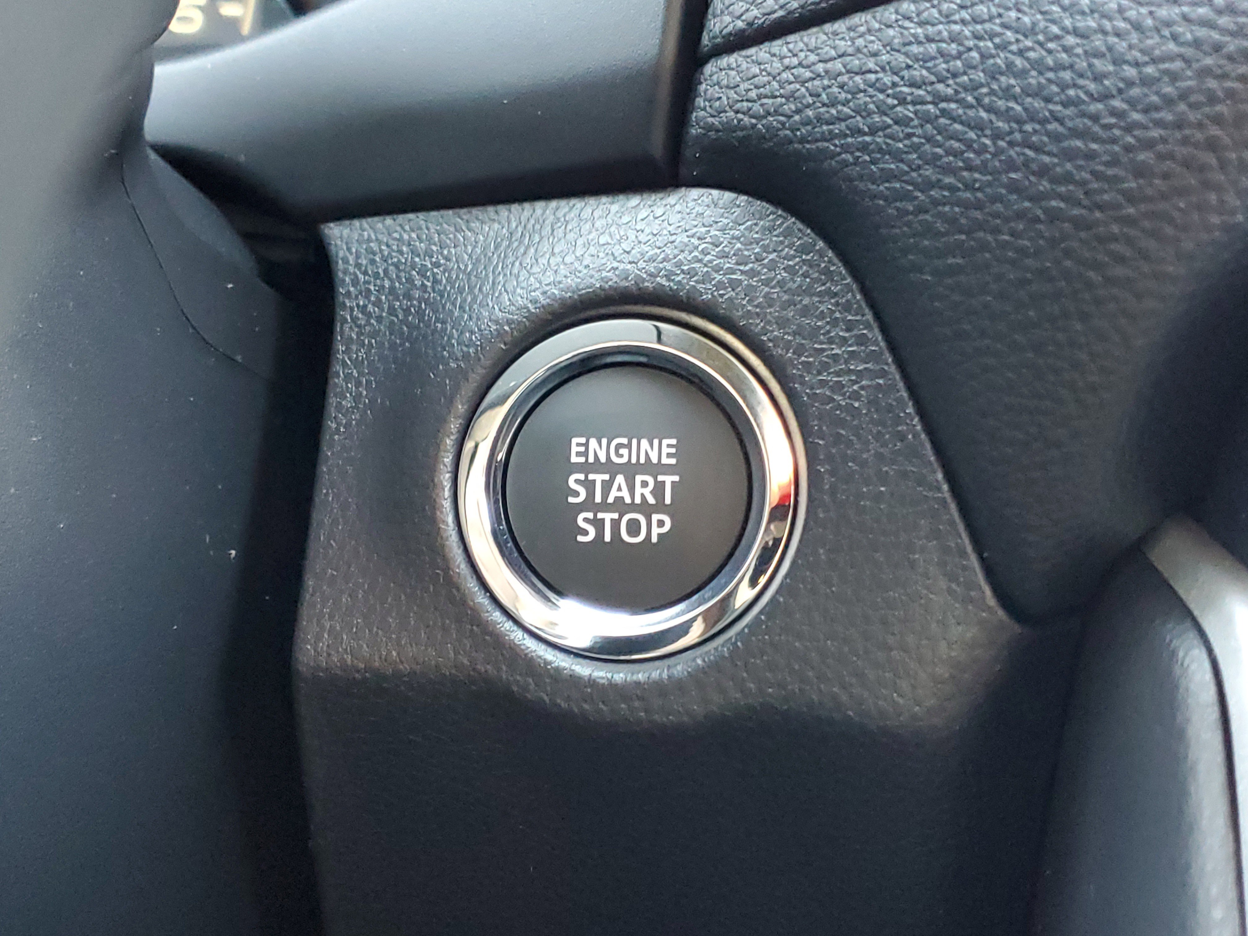 Used 2025 Toyota RAV4 XLE image 25