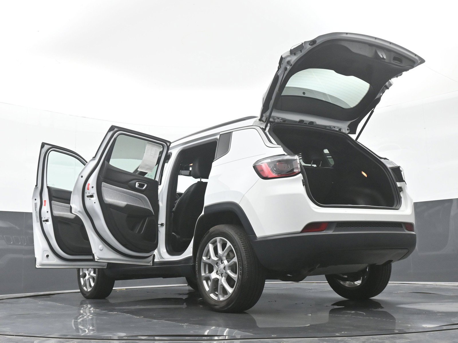 Used 2023 Jeep Compass Latitude AWD/4WD image 50