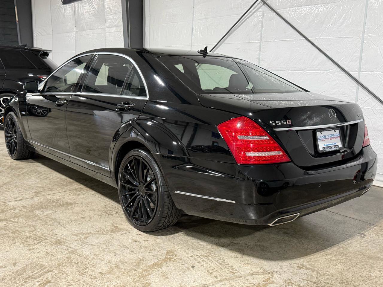 Used 2012 Mercedes-Benz S 550 4MATIC image 4