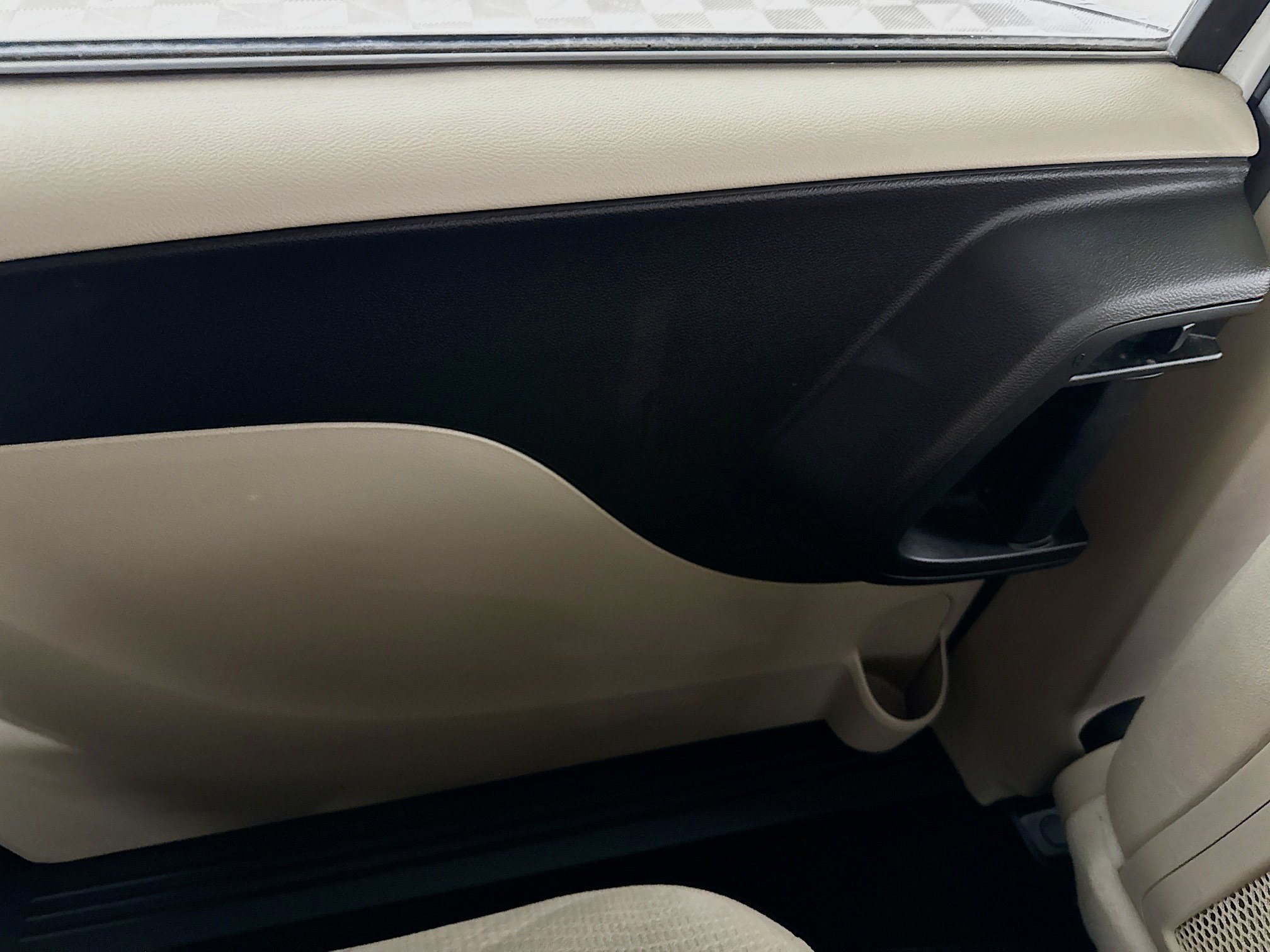 Used 2017 Dodge Grand Caravan SE FWD image 22