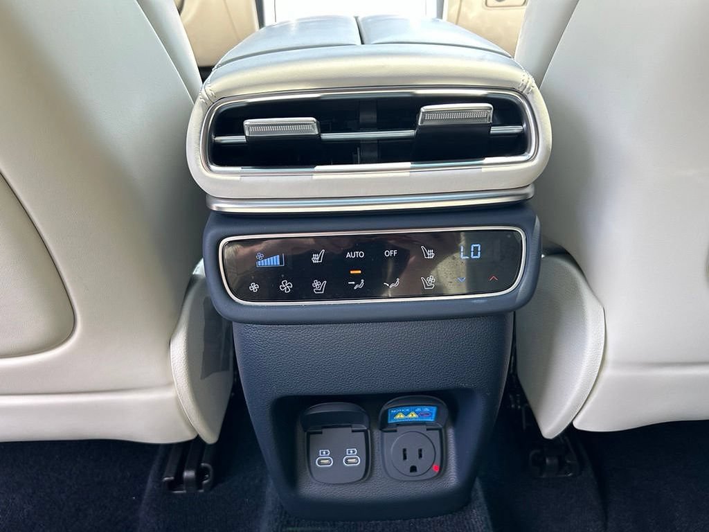 Certified 2026 Genesis GV80 3.5T Prestige AWD/4WD image 23