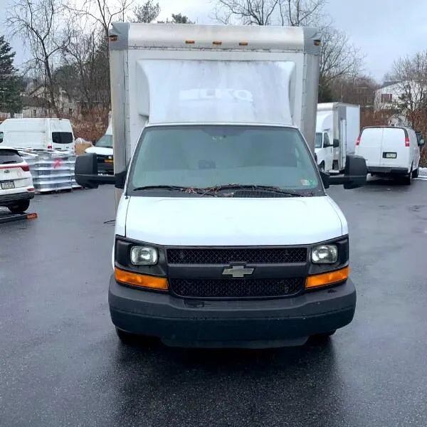 Used 2016 Chevrolet Express 3500 RWD image 3
