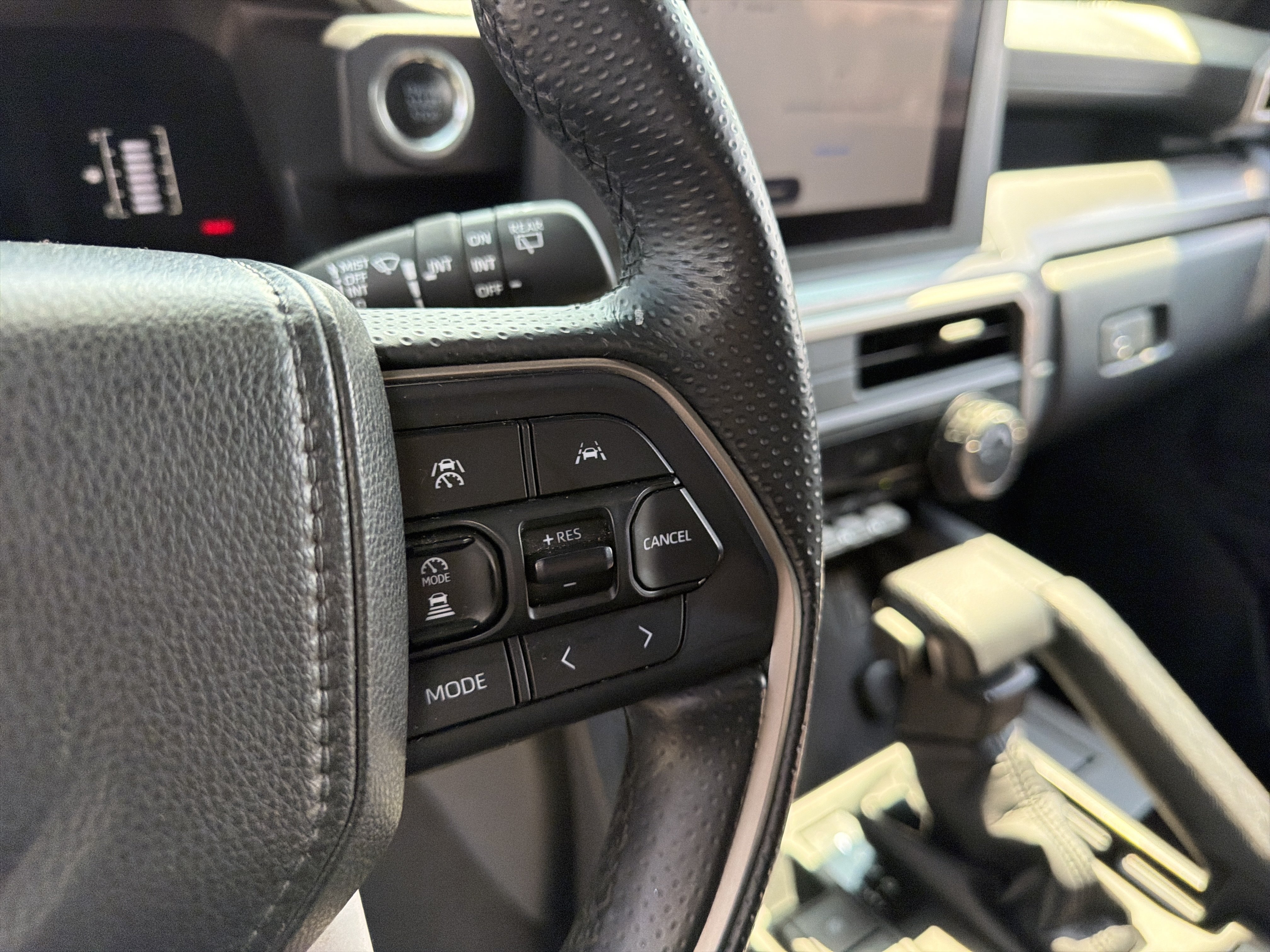 Used 2025 Toyota 4Runner SR5 AWD/4WD image 20