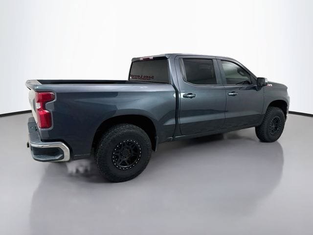 Used 2022 Chevrolet Silverado 1500 LT AWD/4WD image 7