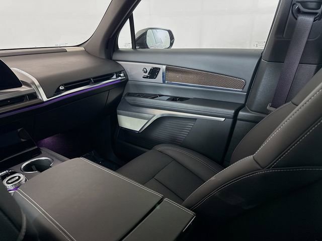 Used 2026 Cadillac Vistiq Sport w/ LPO, Floor Liner Package image 28