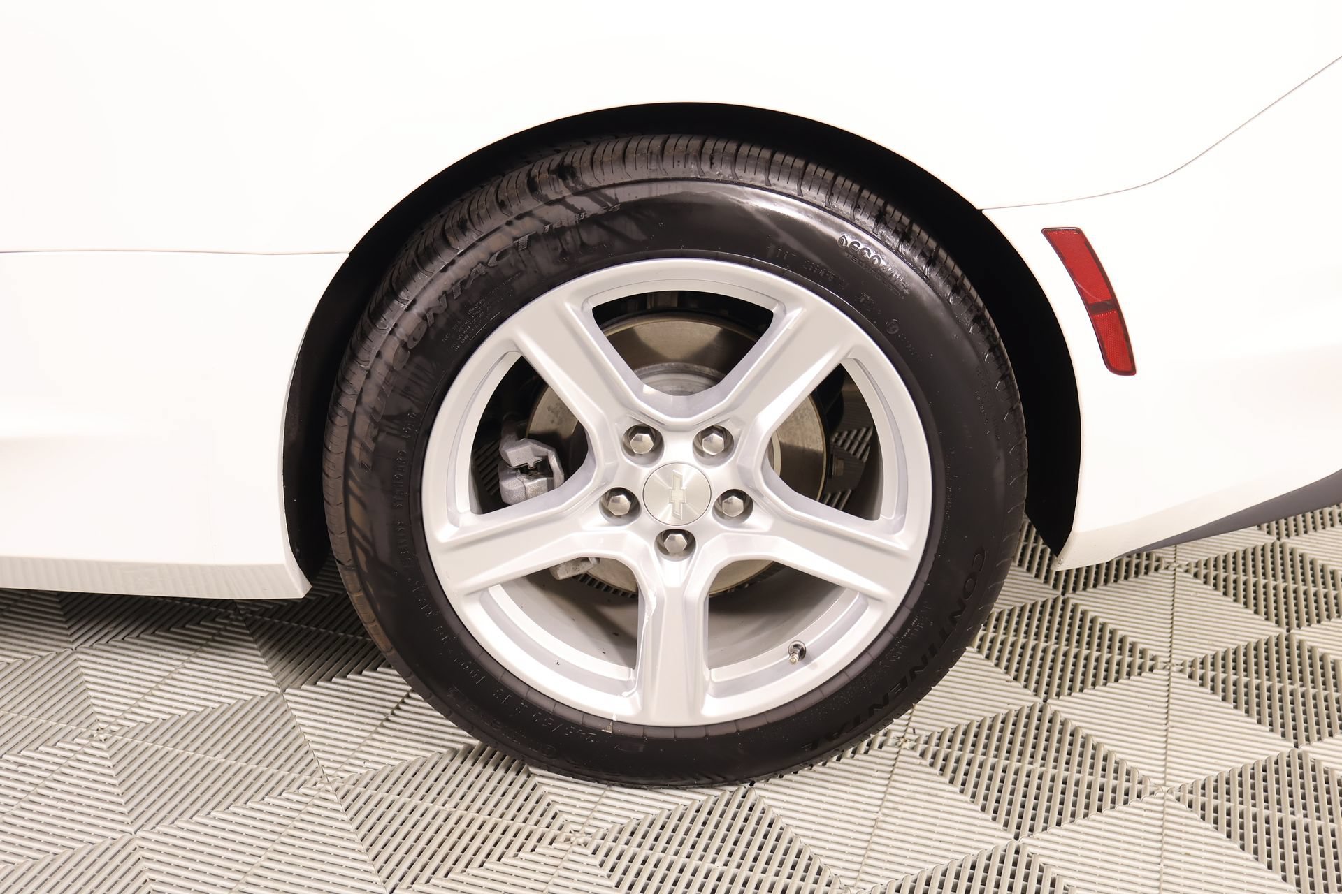Used 2023 Chevrolet Camaro LT RWD image 15