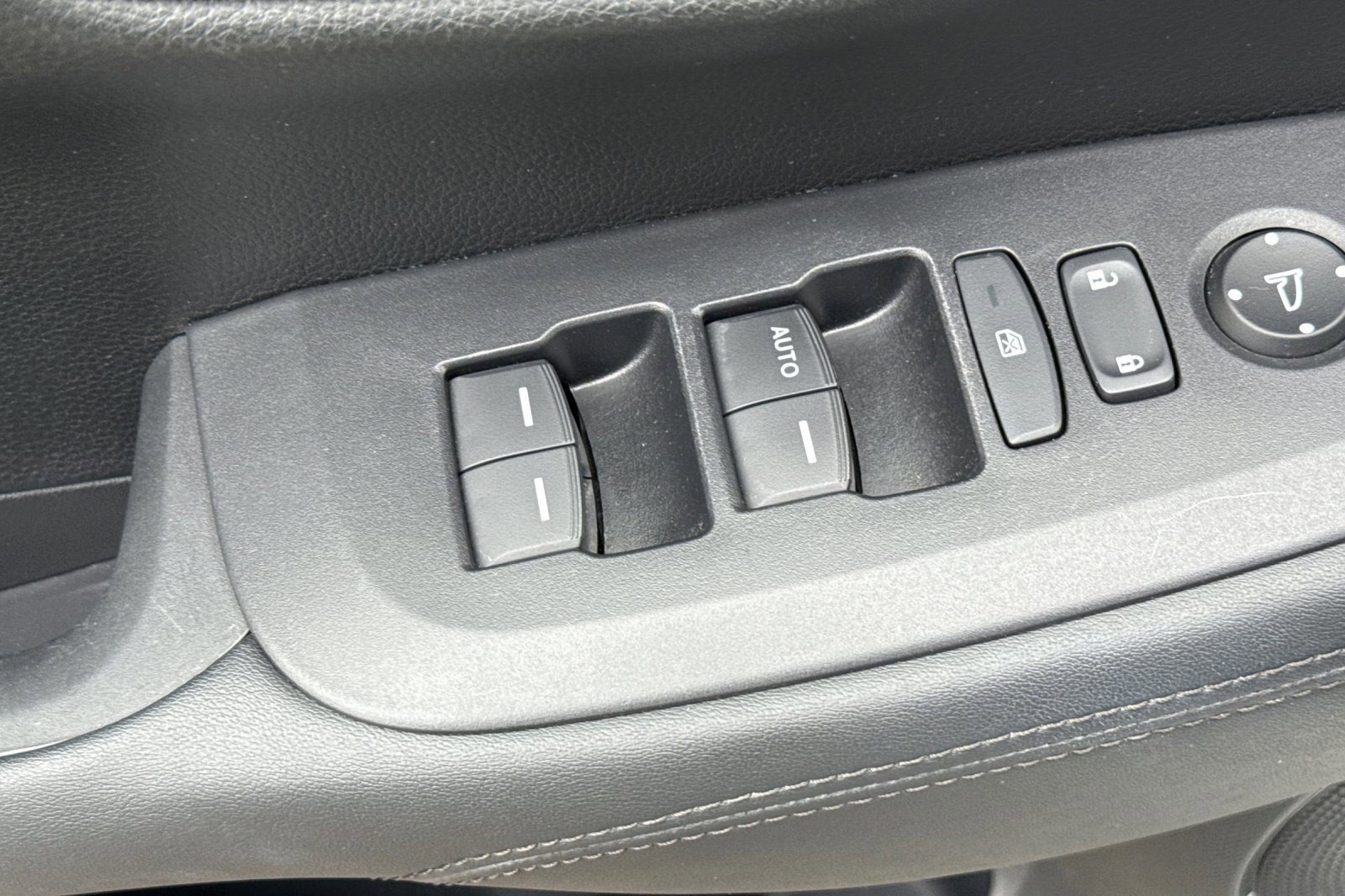 Certified 2023 Honda HR-V LX image 13