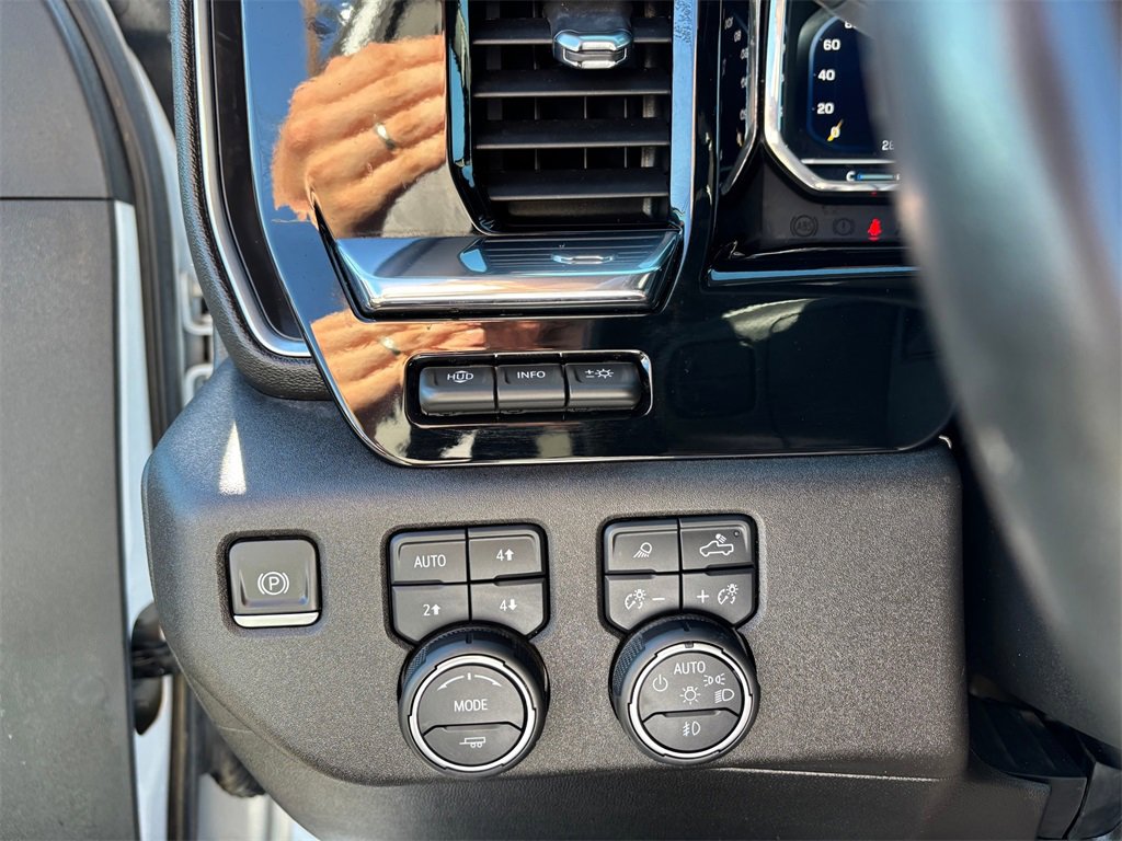 Used 2024 Chevrolet Silverado 2500 LTZ w/ LTZ Texas Edition image 21