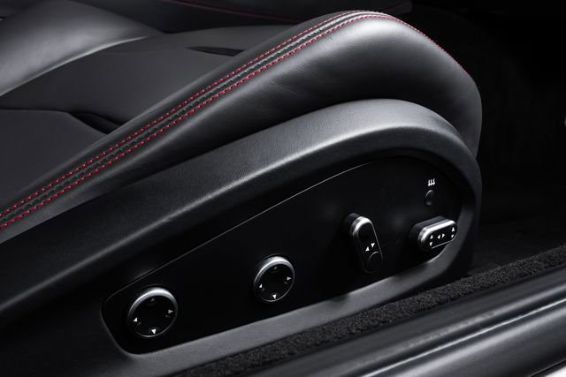 Used 2019 Ferrari GTC4Lusso AWD/4WD image 64