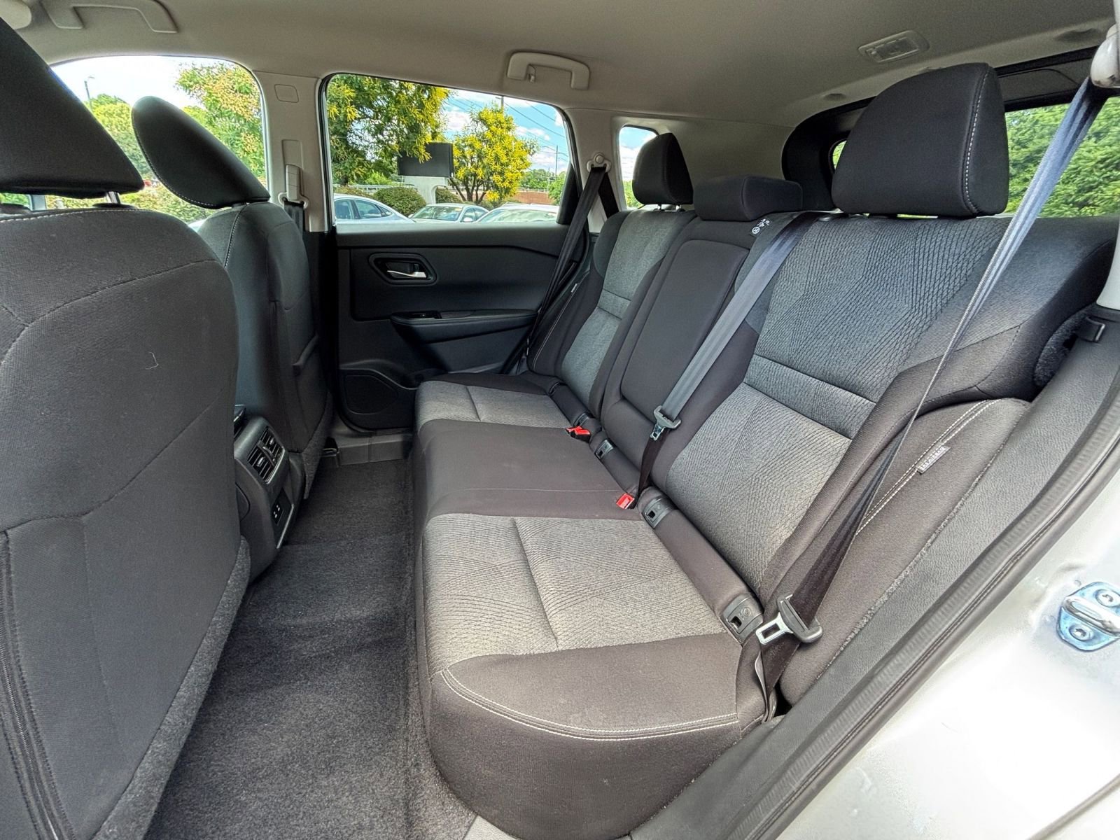 Used 2025 Nissan Rogue SV AWD/4WD image 34