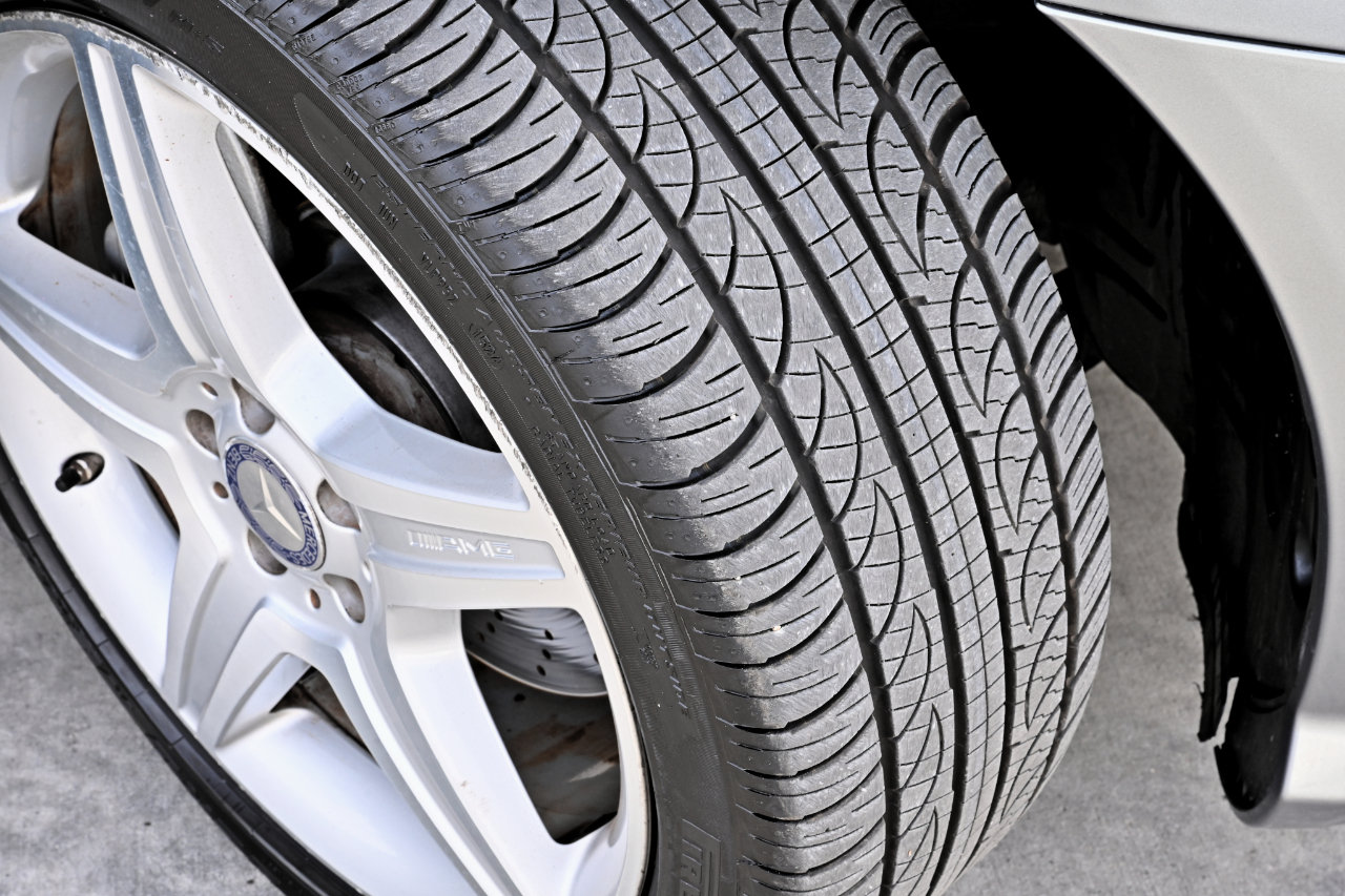 Used 2010 Mercedes-Benz CL 550 4MATIC image 36