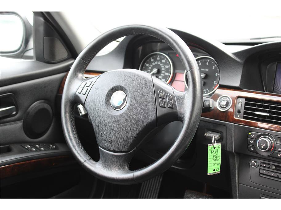 Used 2011 BMW 328i xDrive Wagon image 16