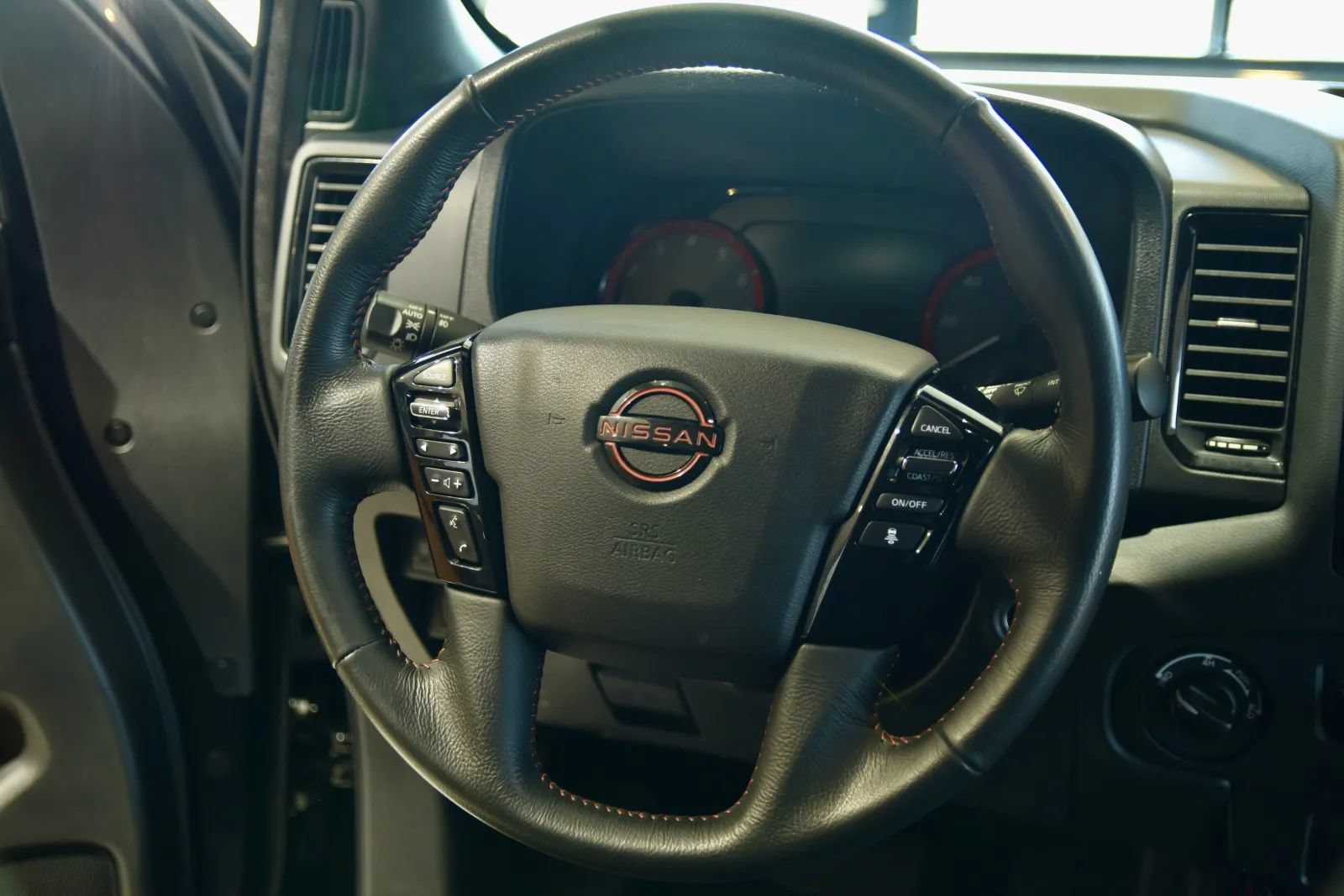 Used 2024 Nissan Frontier PRO-4X w/ Technology Package AWD/4WD image 20