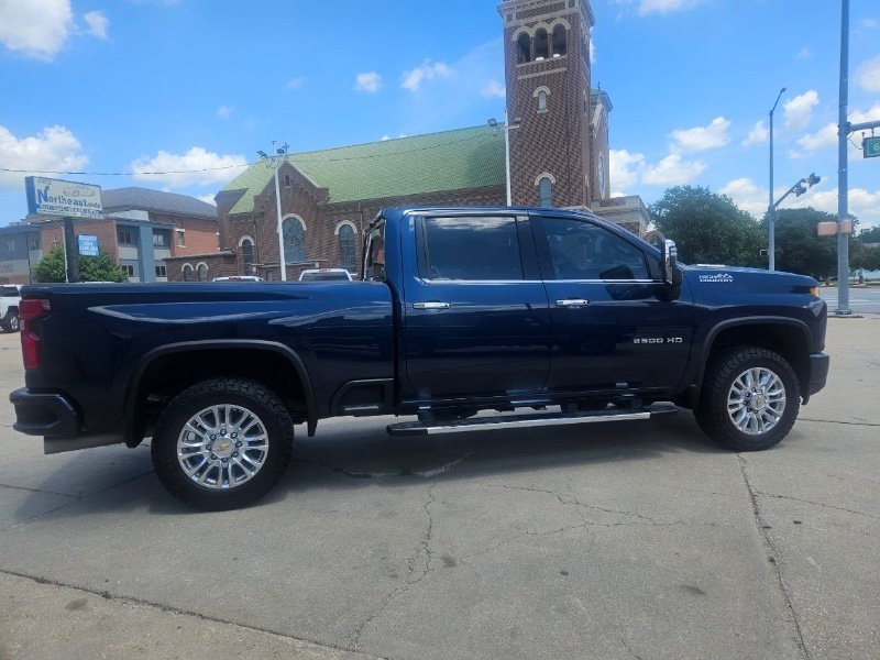Used 2023 Chevrolet Silverado 2500 High Country w/ Z71 Off-Road Package AWD/4WD image 1