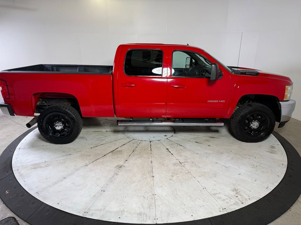 Used 2011 Chevrolet Silverado 2500 LTZ w/ Suspension Package, Off-Road AWD/4WD image 8
