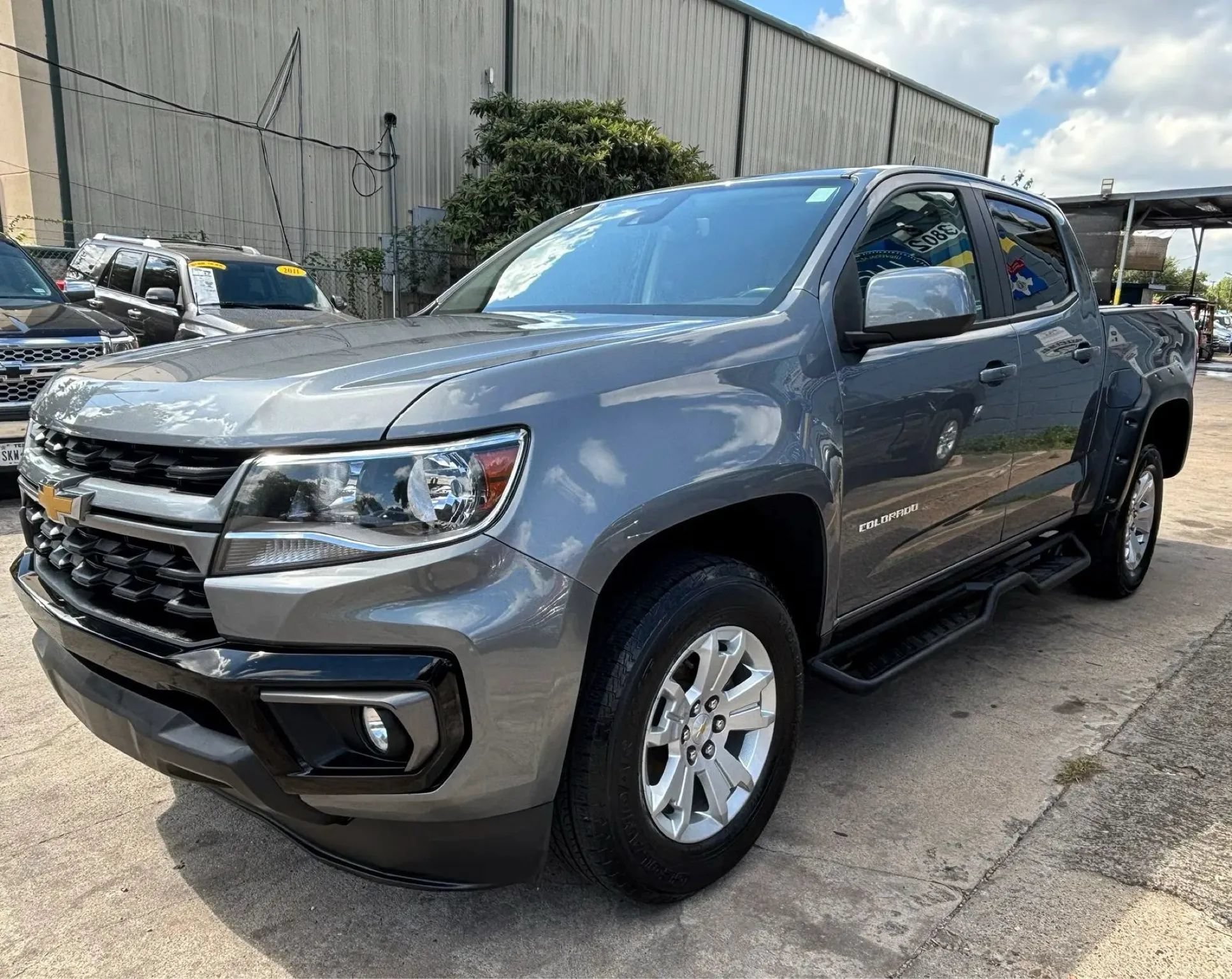 Used 2021 Chevrolet Colorado LT w/ Safety Package RWD image 3