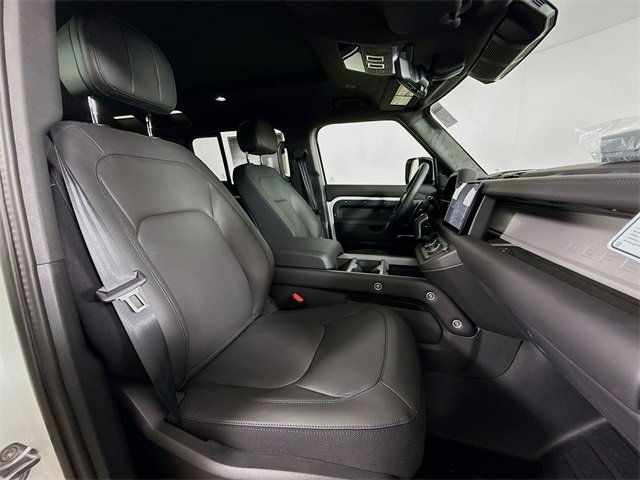 Certified 2025 Land Rover Defender 110 V8 image 30