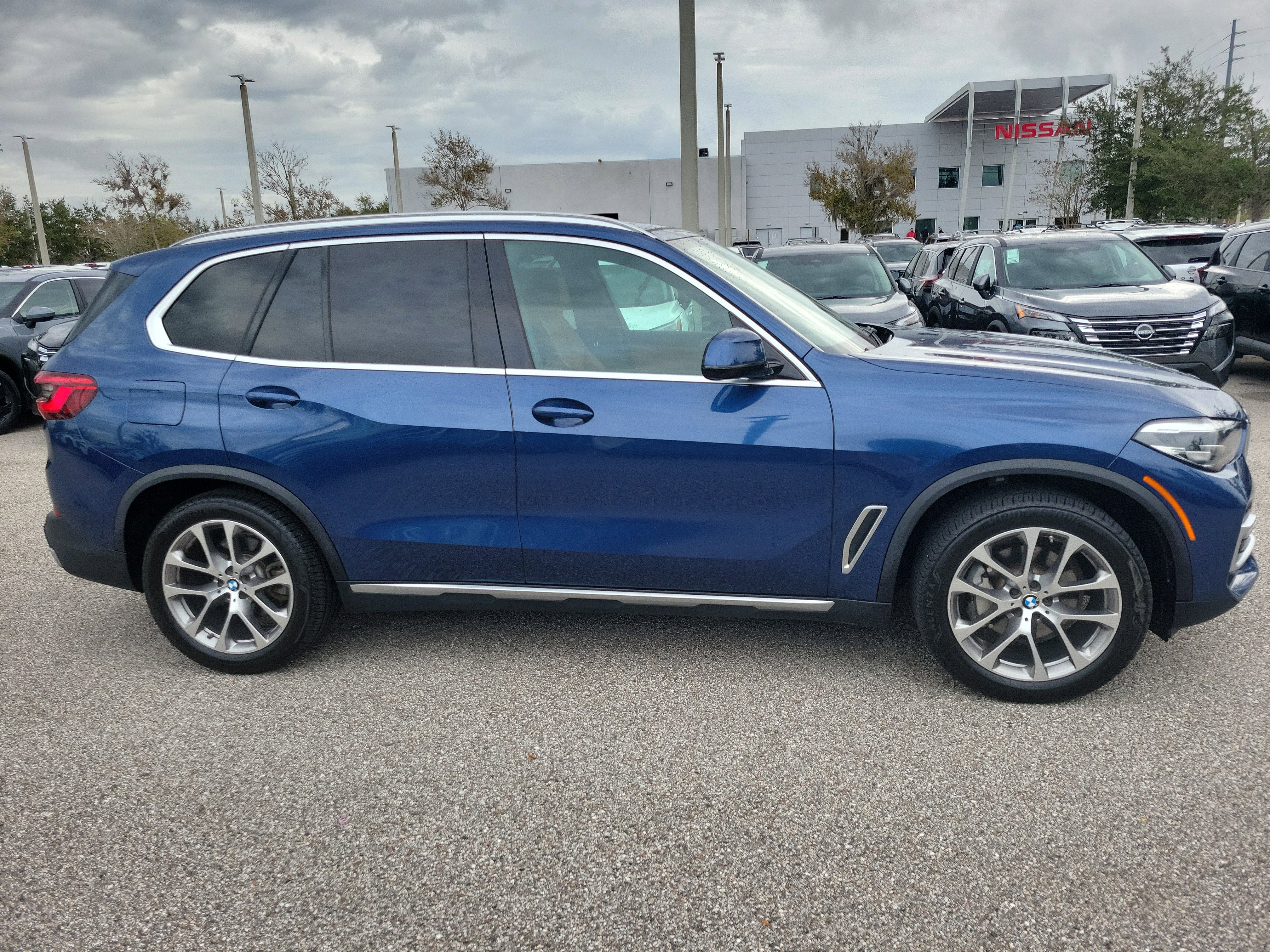 Used 2019 BMW X5 xDrive40i w/ Premium Package 2 image 4