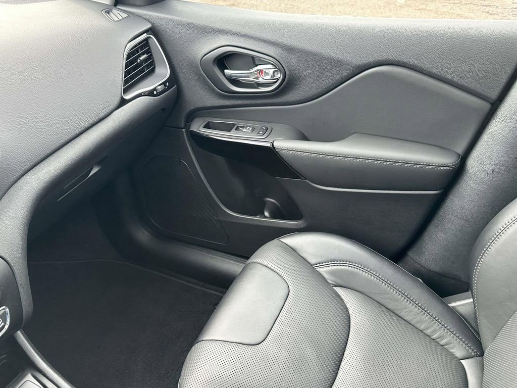 Used 2023 Jeep Cherokee Altitude Lux w/ Lux Elite Package image 32