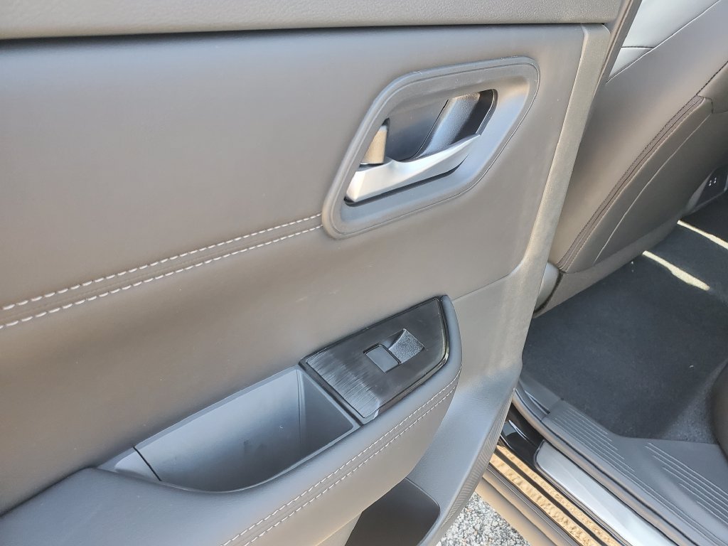 New 2026 Nissan Rogue Dark Armor FWD image 10