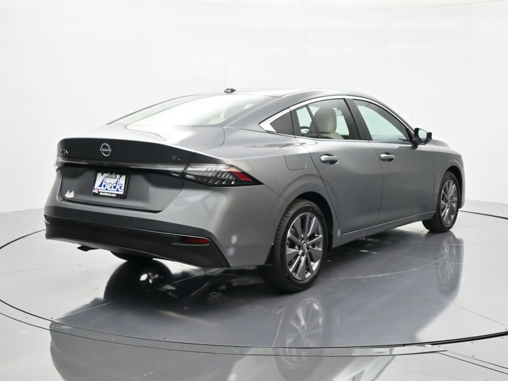 New 2026 Nissan Sentra SL w/ Floor Mat Package FWD image 5