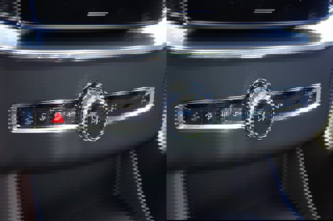 New 2026 Volvo XC90 B6 Plus w/ Protection Package Premier image 15