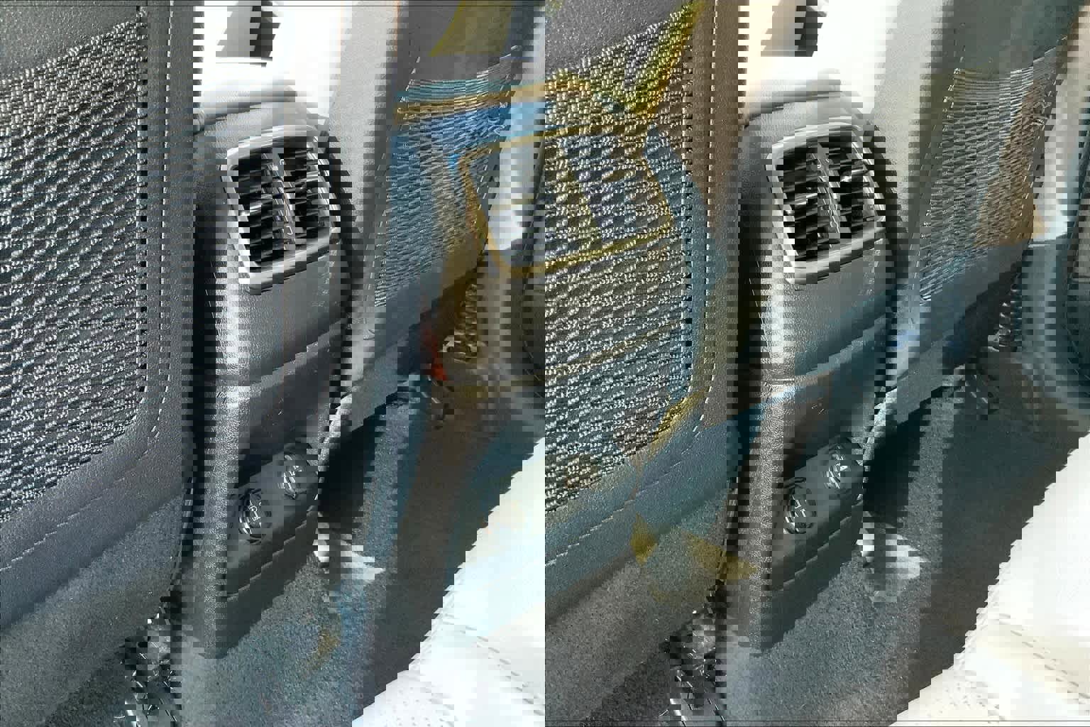 Used 2016 Kia Sorento EX image 35