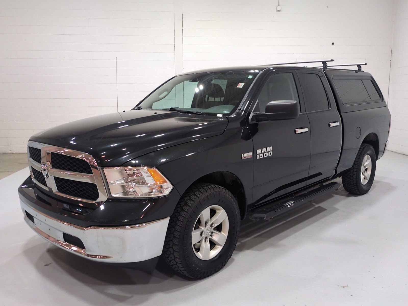 Used 2017 RAM 1500 Classic SLT AWD/4WD image 7