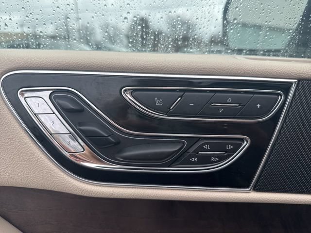 Used 2020 Lincoln Navigator Reserve AWD/4WD image 19