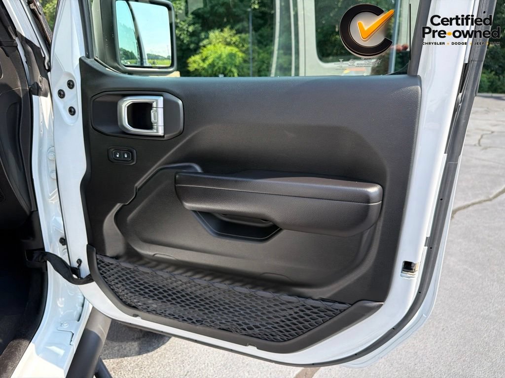 Certified 2021 Jeep Gladiator Rubicon AWD/4WD image 45