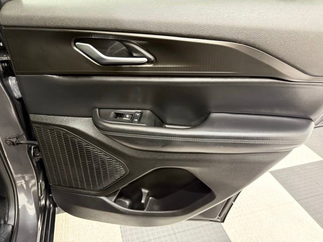 Used 2023 Jeep Grand Cherokee Altitude image 25