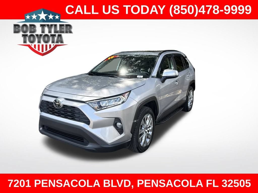 Used 2019 Toyota RAV4 XLE Premium w/ Cold Weather Package FWD image 1