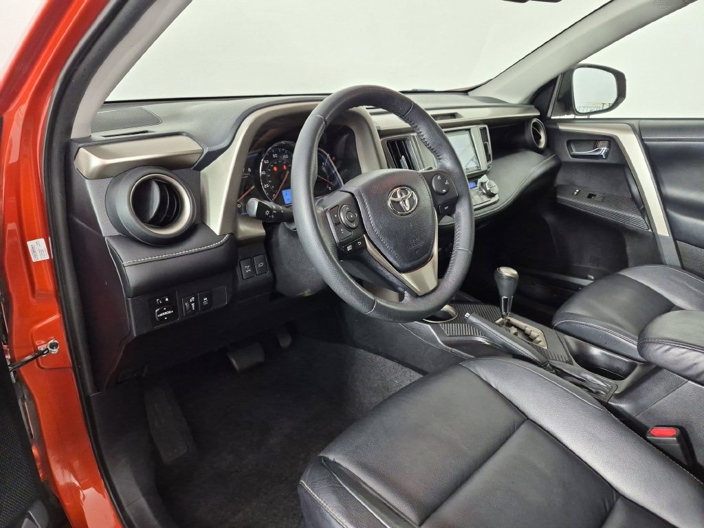 Used 2015 Toyota RAV4 Limited AWD/4WD image 17