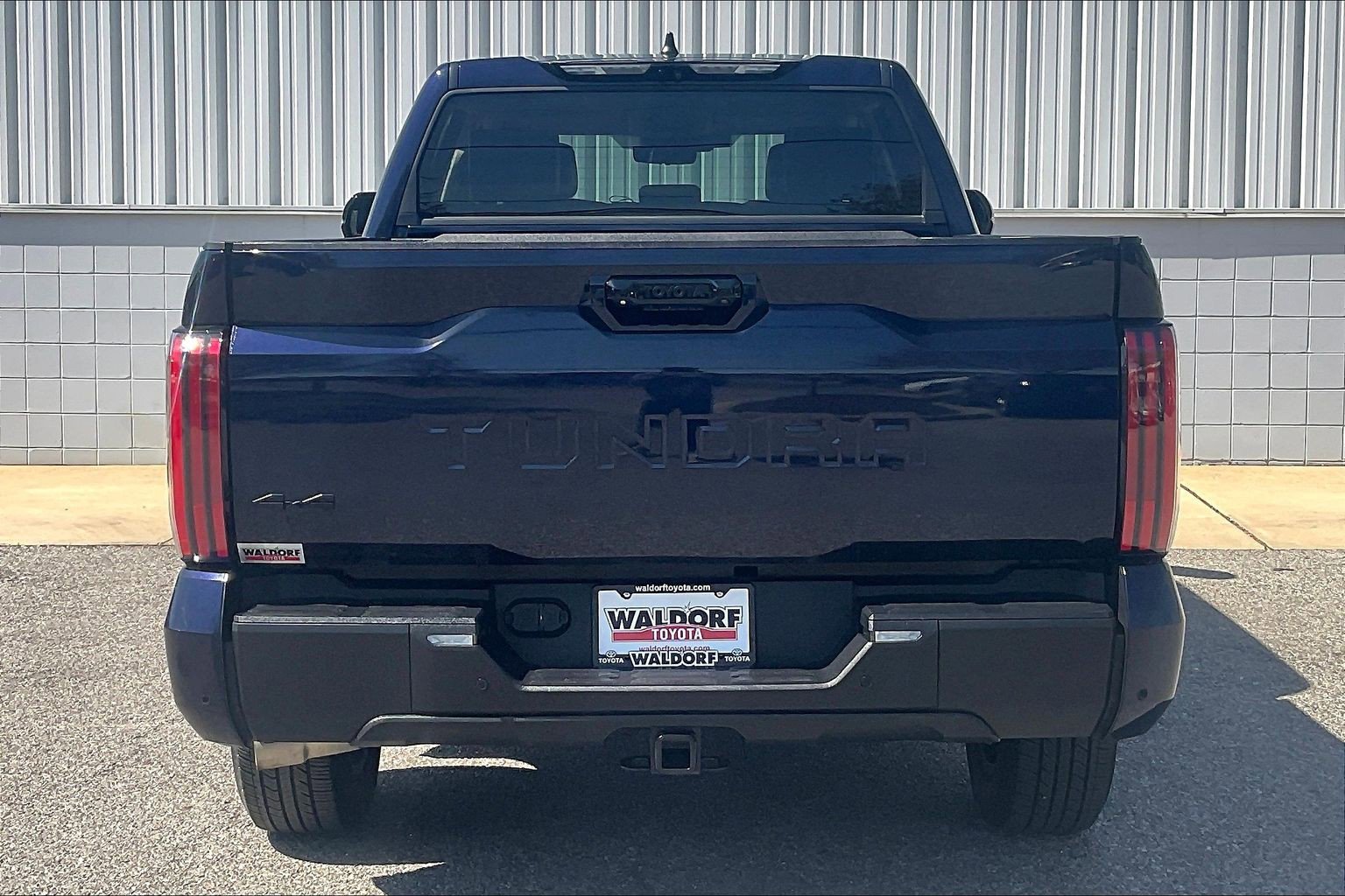 Used 2024 Toyota Tundra Limited AWD/4WD image 5