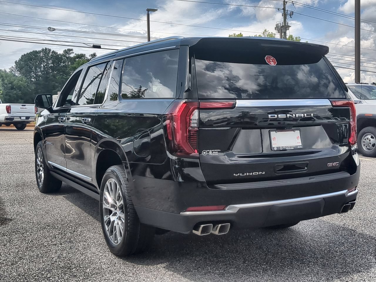 Used 2026 GMC Yukon XL Denali w/ Sun & Power Step Package AWD/4WD image 6