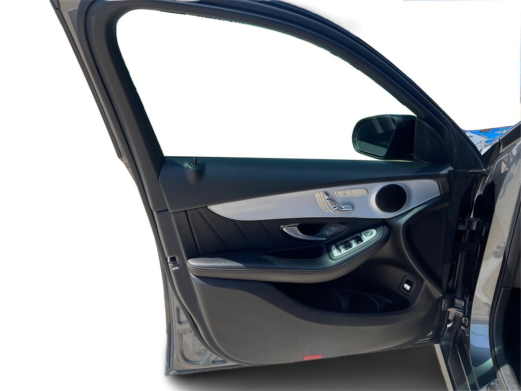 Used 2019 Mercedes-Benz GLC 300 4MATIC w/ Multimedia Package image 20