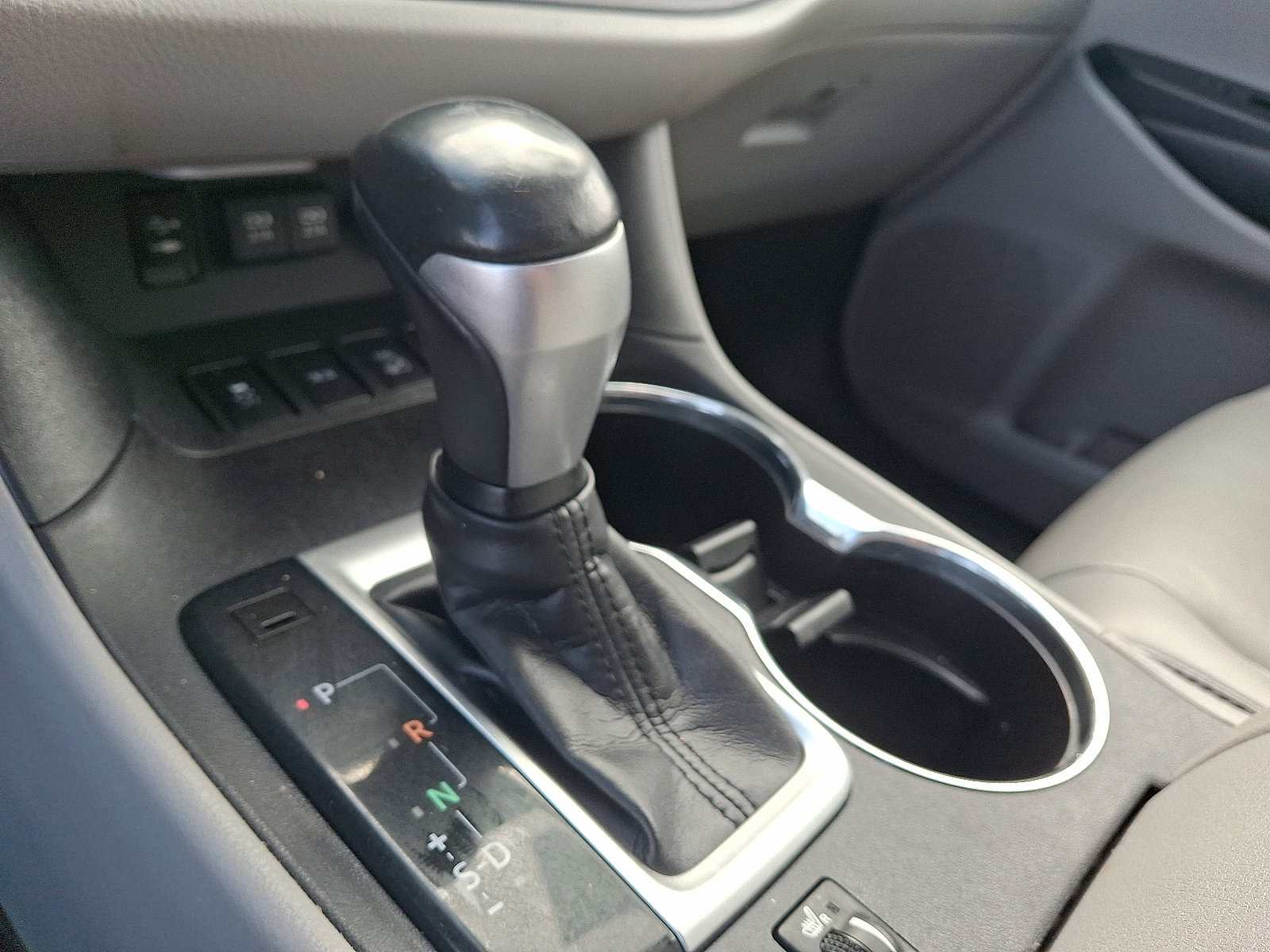 Used 2019 Toyota Highlander XLE AWD/4WD image 16