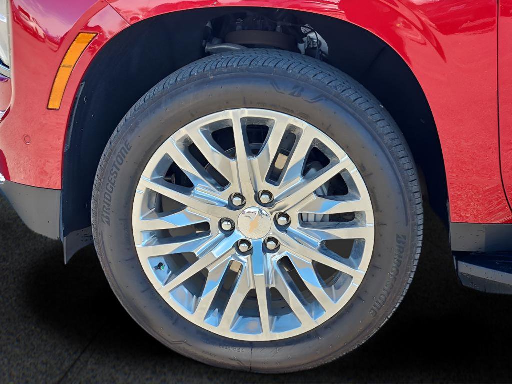 Used 2025 Chevrolet Suburban Premier image 8